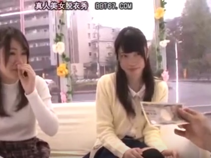 เงินมาผ้าหลุด จ้างพี่น้องเป็นกระหรี่ เย็ดผู้ชายในตู้กระจกข้างถนน