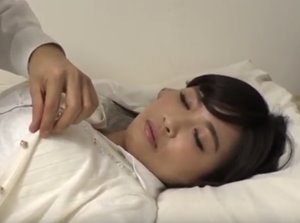 ผู้หญิงโดนวางยา ลักหลับแอบเย็ดจนสำเร็จความใคร่