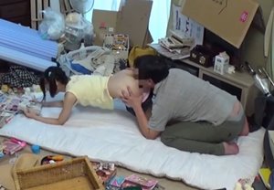 ลุงเย็ดหลาน หลอกเย็ดเด็กสาวตอนนอนอ่านการ์ตูน