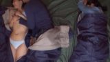 หนังโป๊ญี่ปุ่น เที่ยวภูเขานอนในเต็นท์ตกดึกแอบเย็ดกัน ไม่เกรงใจเพื่อนที่มาด้วย