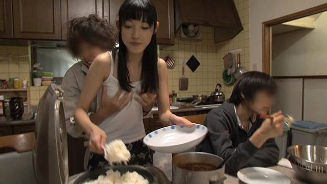 หนังโป๊ครอบครัว ลูกเย็ดแม่ทุกเช้าเลย